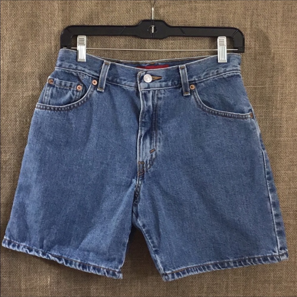 Vtg High Waist Levi’s Shorts